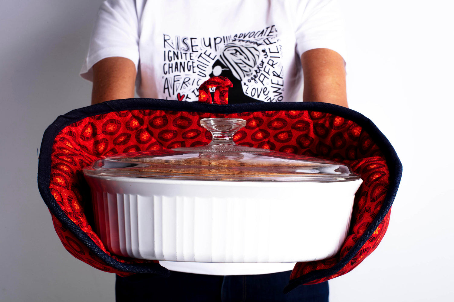 Oven Gloves in Shweshwe Fabric Around Pot