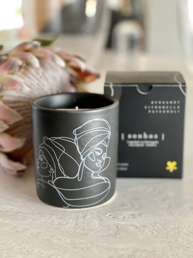 Sonhos Candle with Packaging