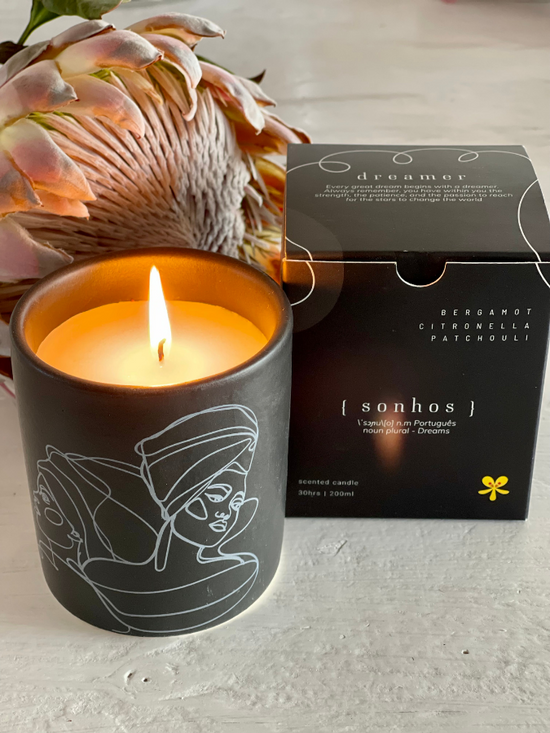 Sonhos Candle with Packaging Lit